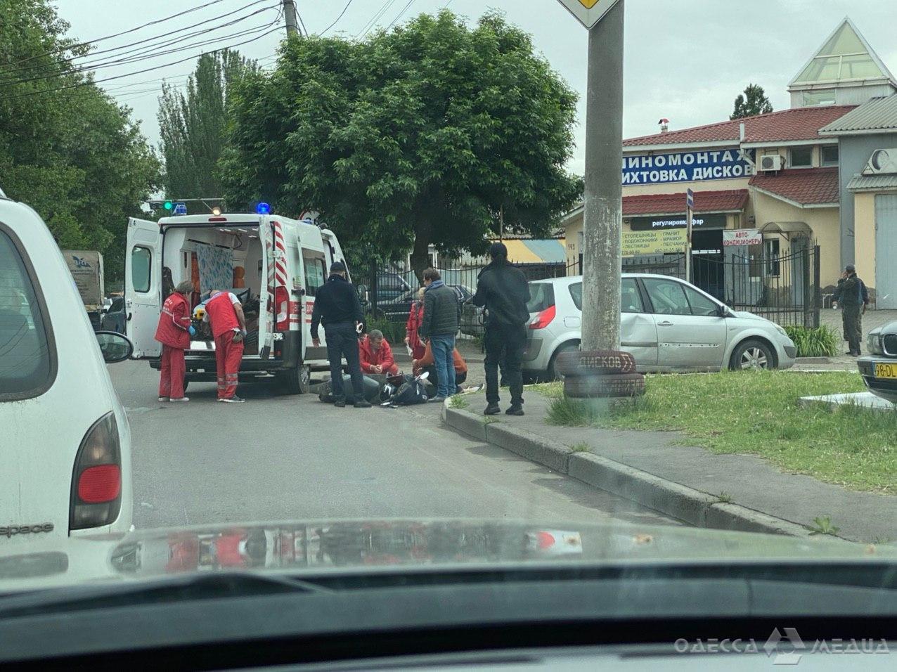 Утро начинается не с кофе: в Одессе сразу два ДТП (фото)