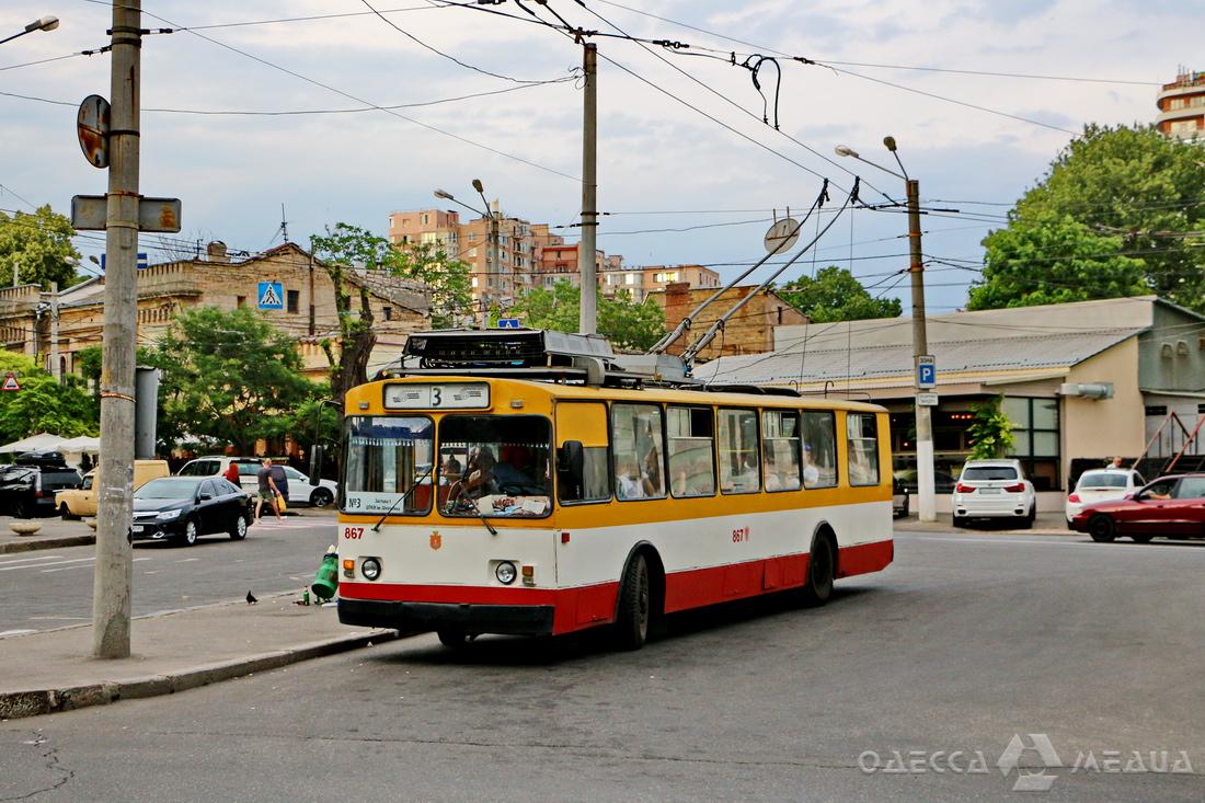 До скольки работают троллейбусы. Одесса ЗИУ. ЗИУ 9 Одесса. Троллейбус Одесса. Одесский троллейбус.