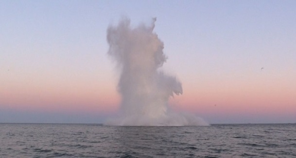 Взрыв в море