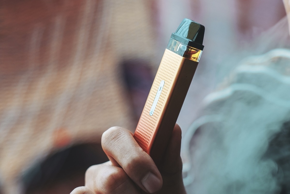 Почему Vaporesso мигает красным?