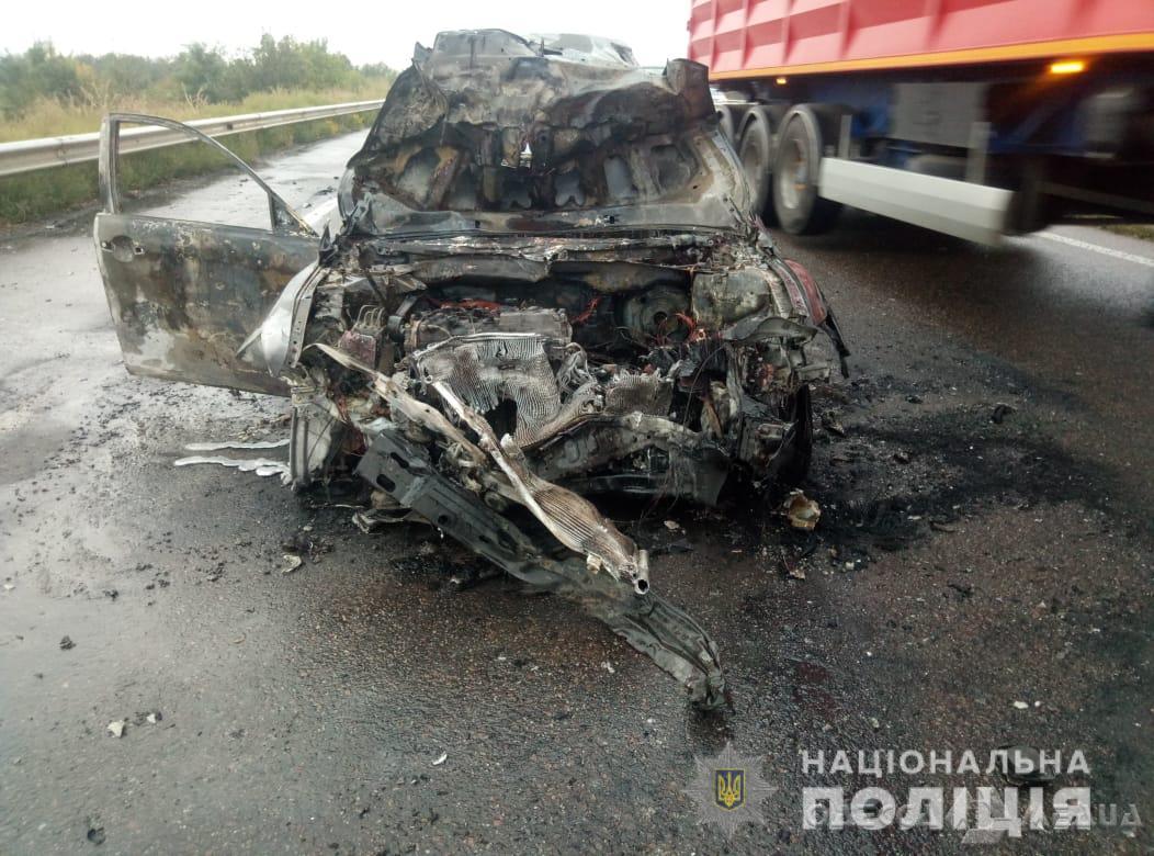 На трассе Одесса-Киев столкнулись грузовик и легковушка: один из водителей  погиб на месте (фото)