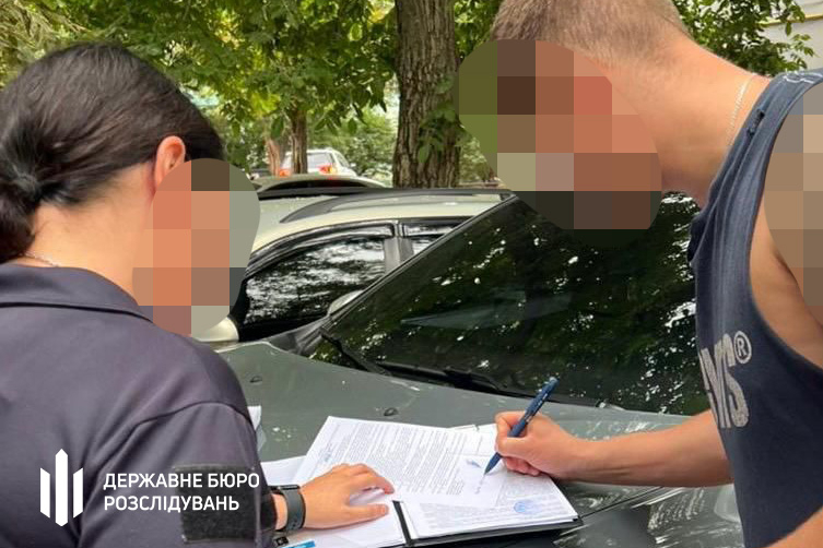 dbr-povidomilo-pro-pidozru-spivrobitniku-odeskogo-centru-komplektuvannya-yakij-prodavav-vidstrochku-vid-mobilizacii-1.jpeg